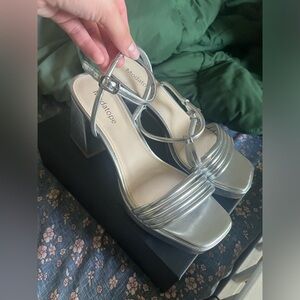 SILVER SHOES WITH THICK HEEL